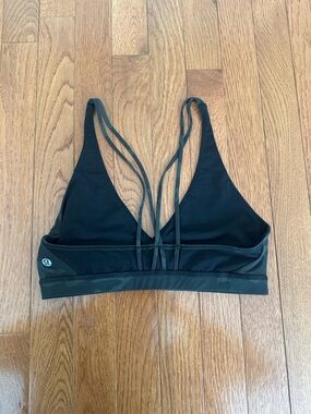 Lululemon Freely Flexed Sports Bra Size S in Green Camo